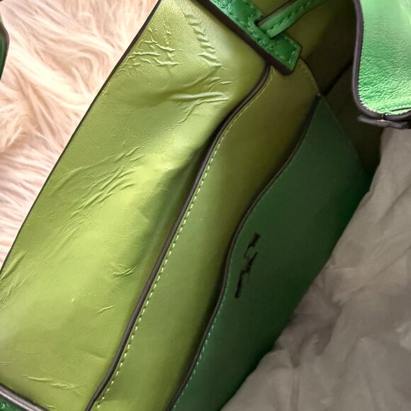 Tory Burch Block T Bucket Bag - Green Leather - Picture 8 of 9
